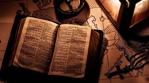 Apa Itu Historiografi? Jenisnya, Ciri-Ciri & Contohnya pengertian historiografi