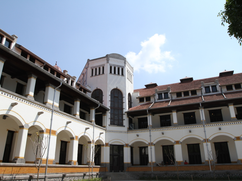 Arsitektur Unik Lawang Sewu Semarang